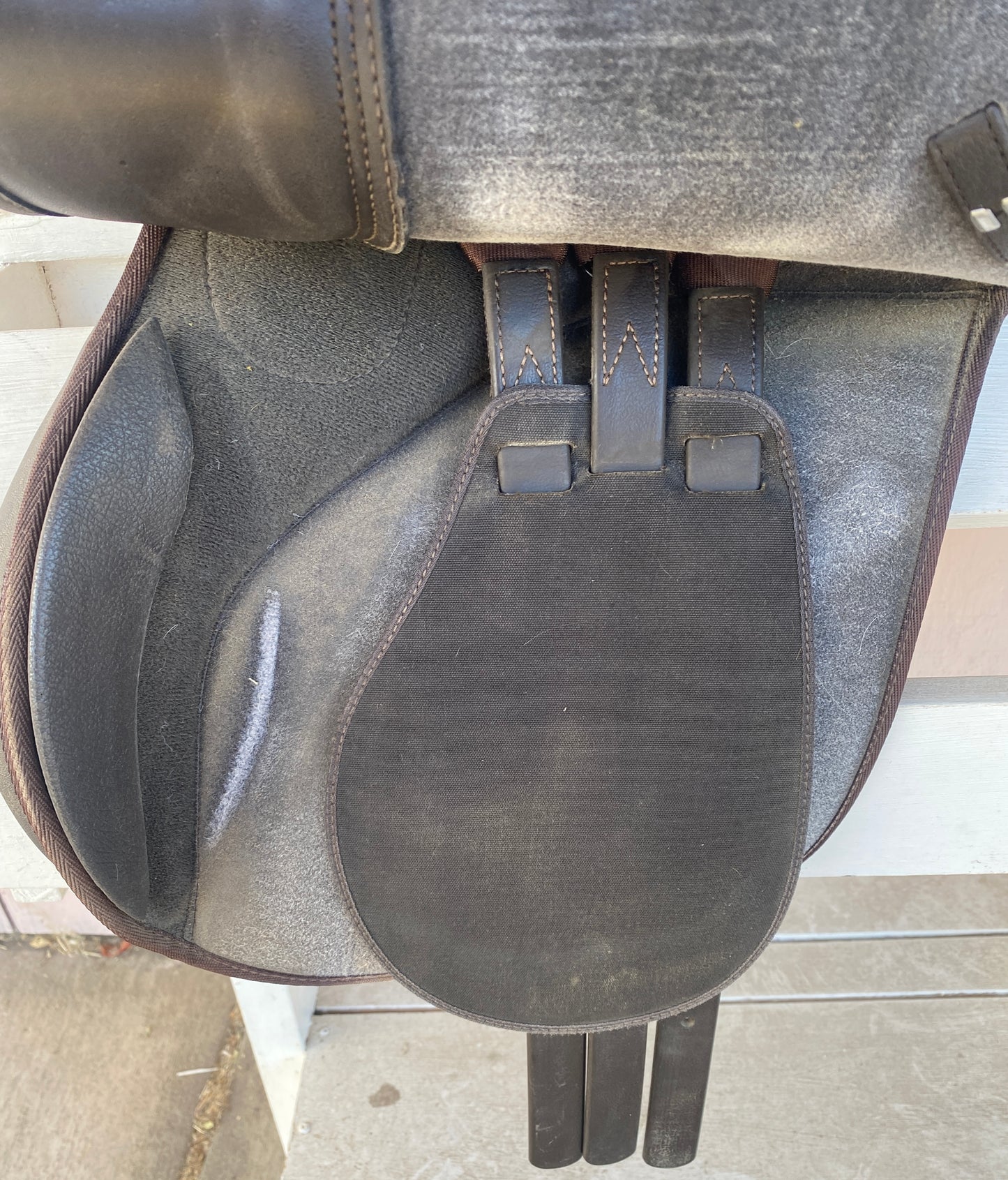 16.5” Wintec Adjustable Jump Saddle