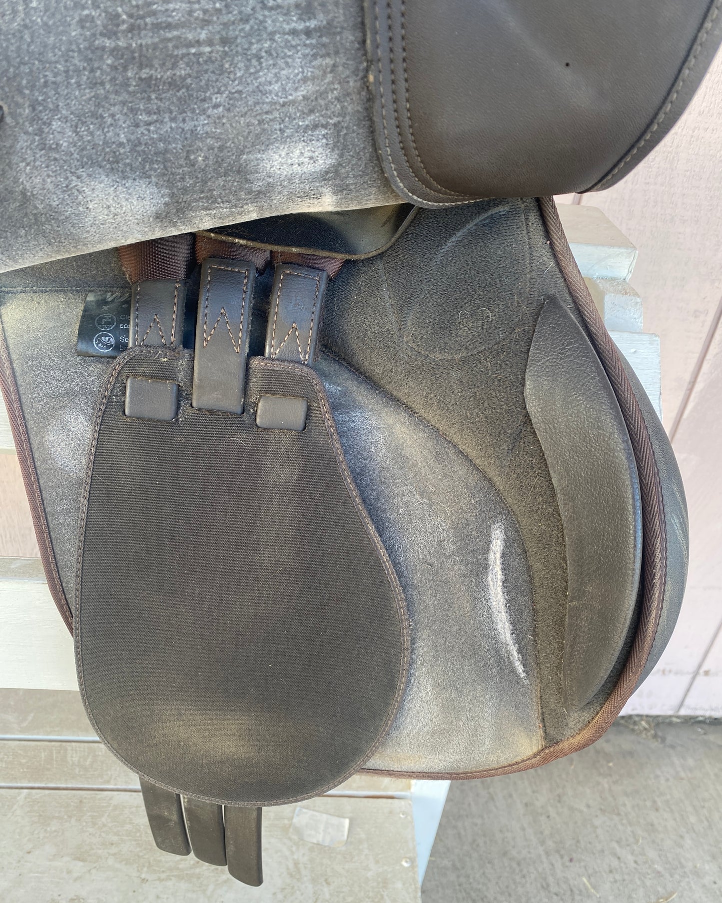 16.5” Wintec Adjustable Jump Saddle