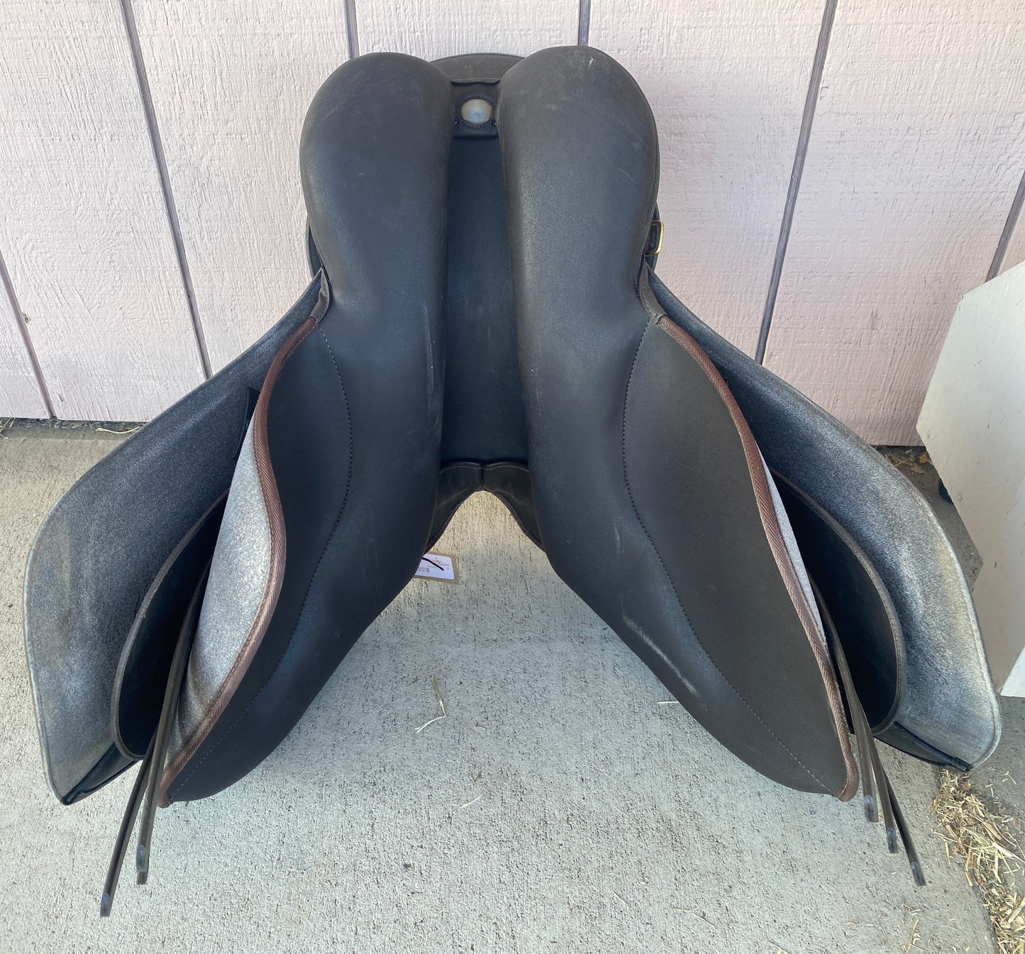 16.5” Wintec Adjustable Jump Saddle