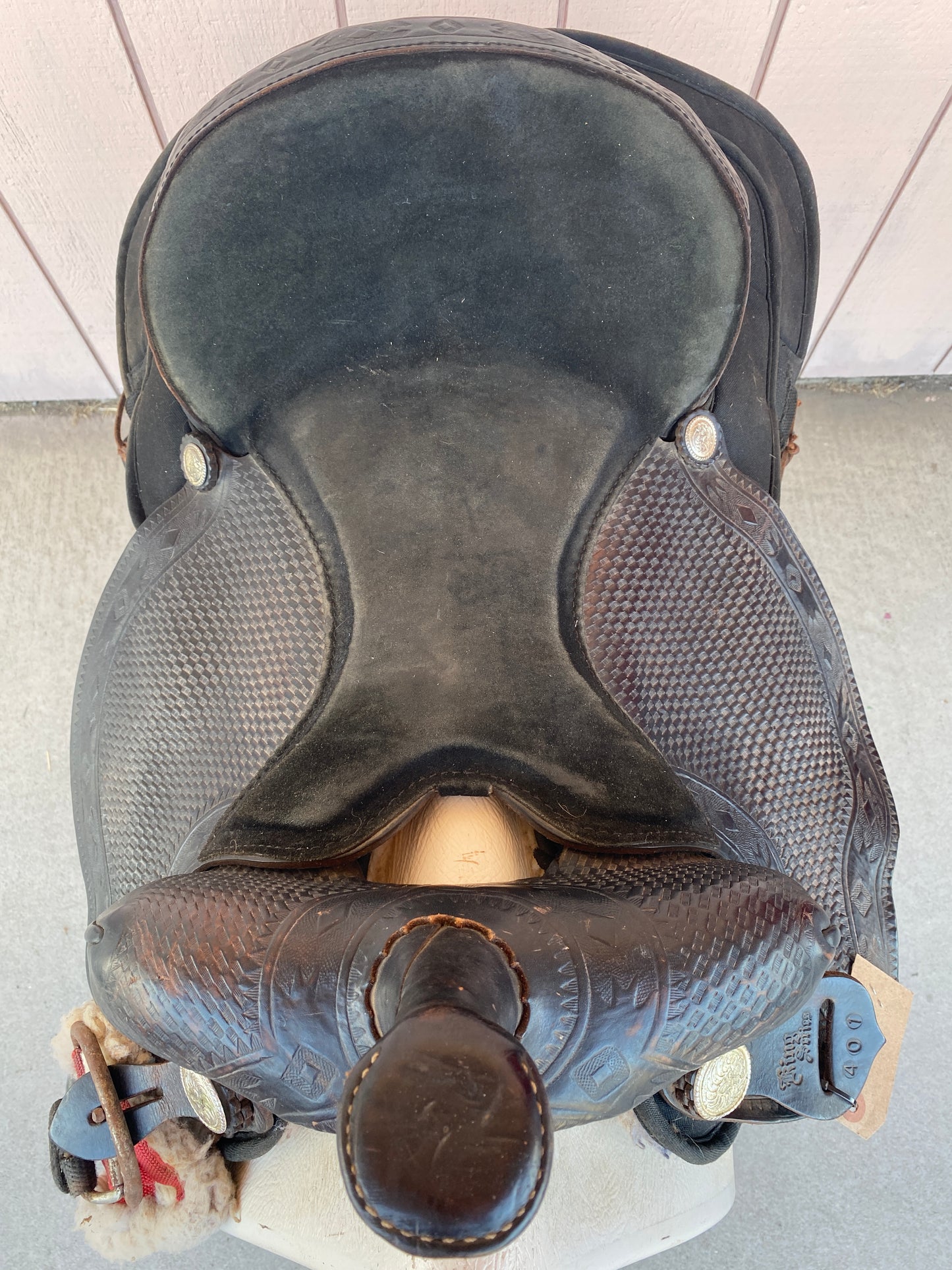 16” Black King Series Synthetic Saddle
