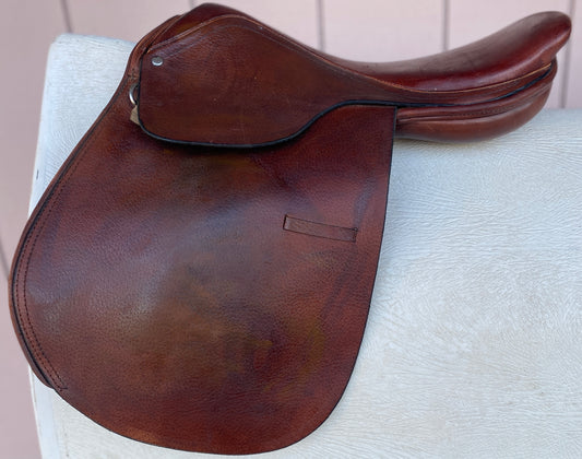 16.5” Hallmark Close Contact Saddle