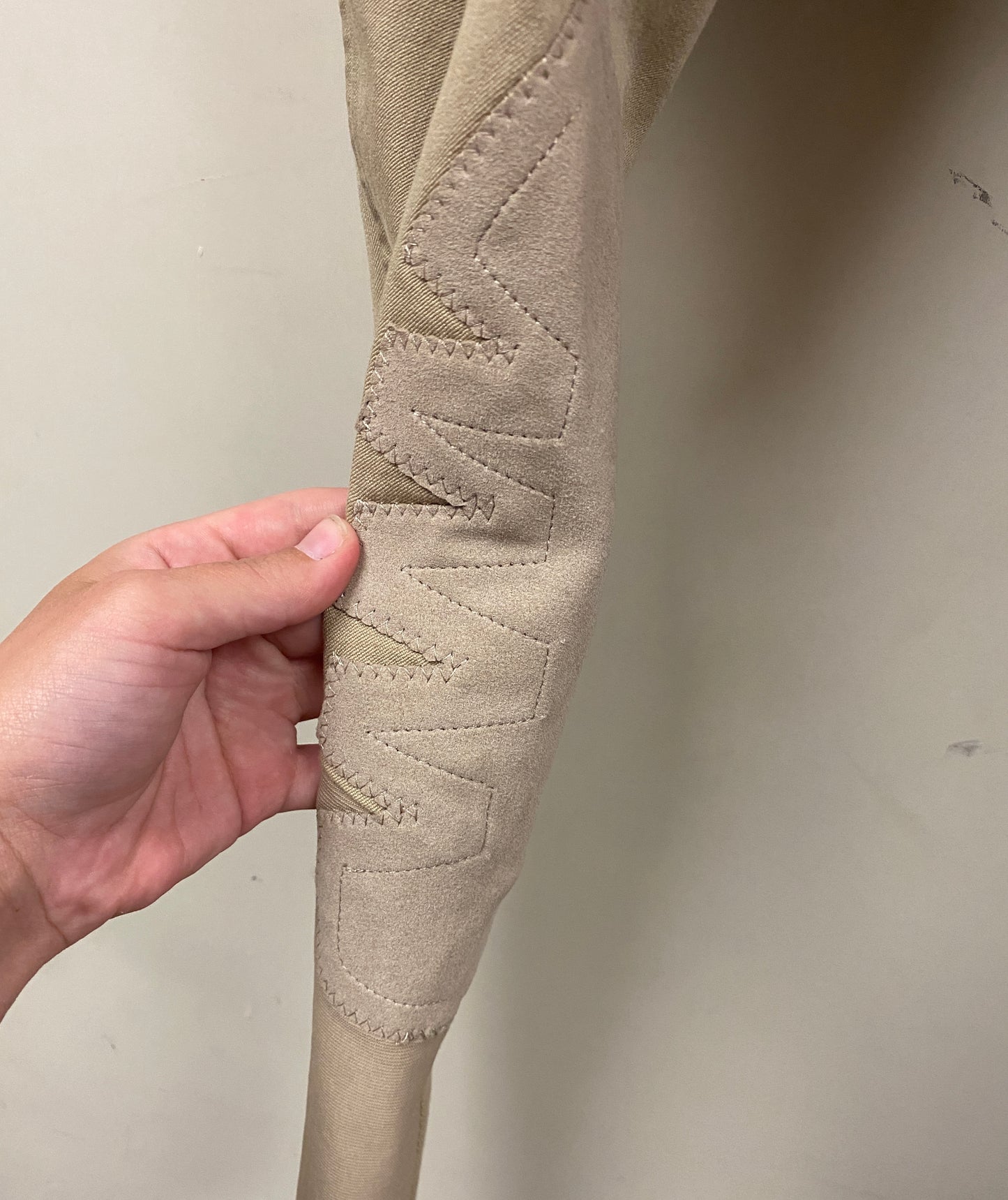 12 Ariat Heritage Tan Knee Patch Breeches