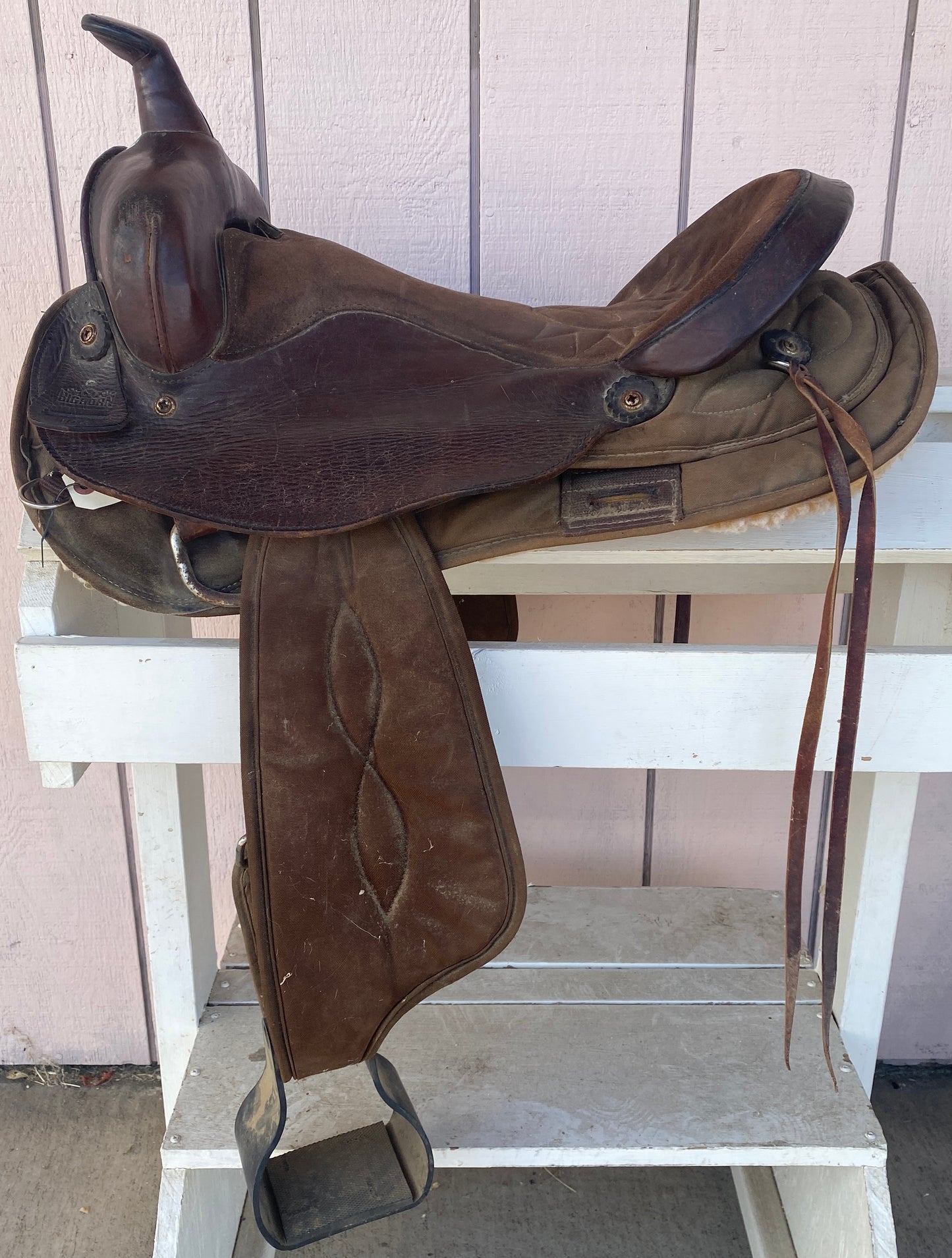 16” Big Horn Synthetic Trail Saddle