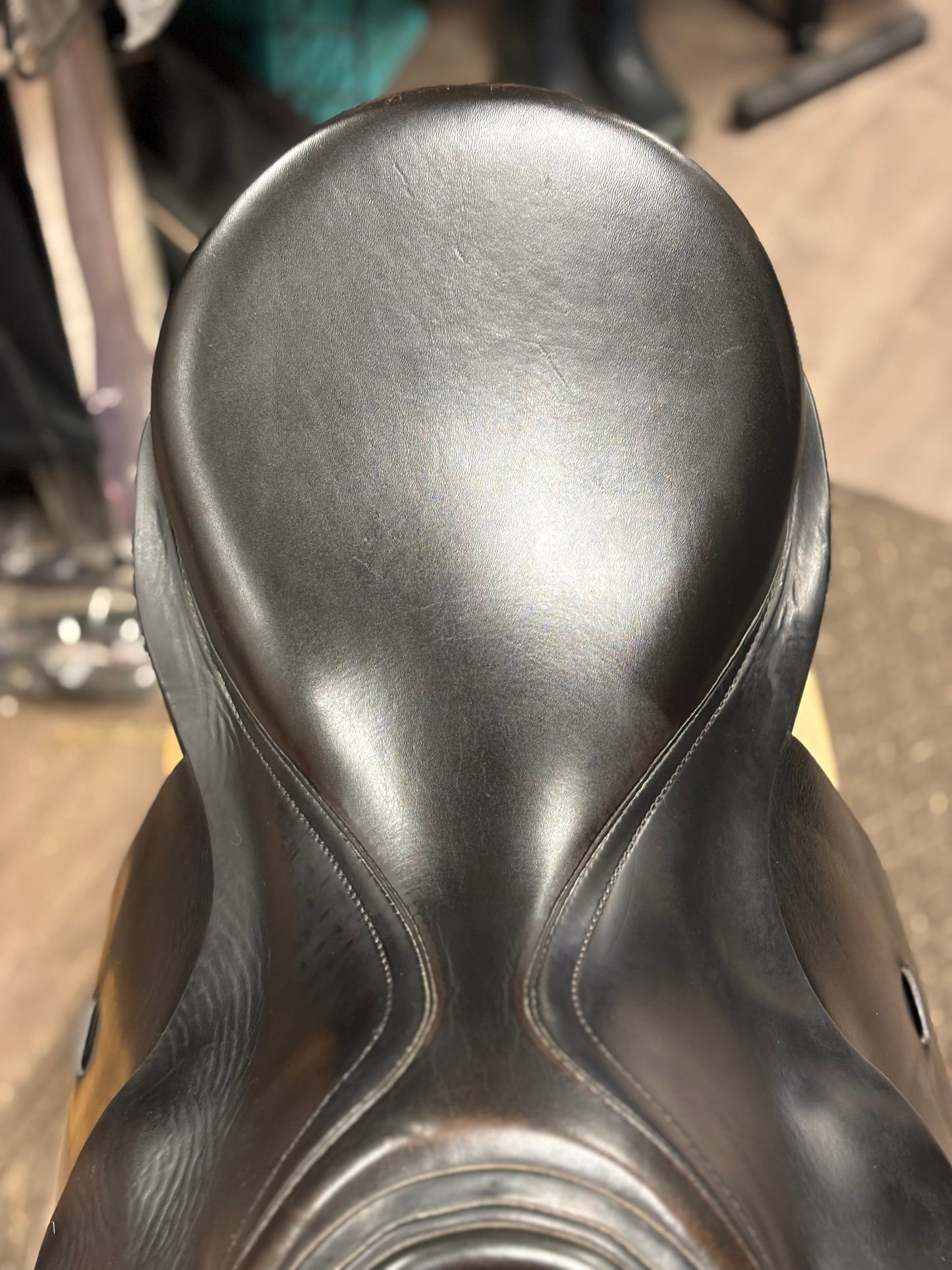 17.5 Karl Niedersuss Symphonie Dressage saddle