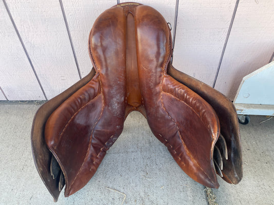 17” Stubben Siegfried Close Contact Saddle