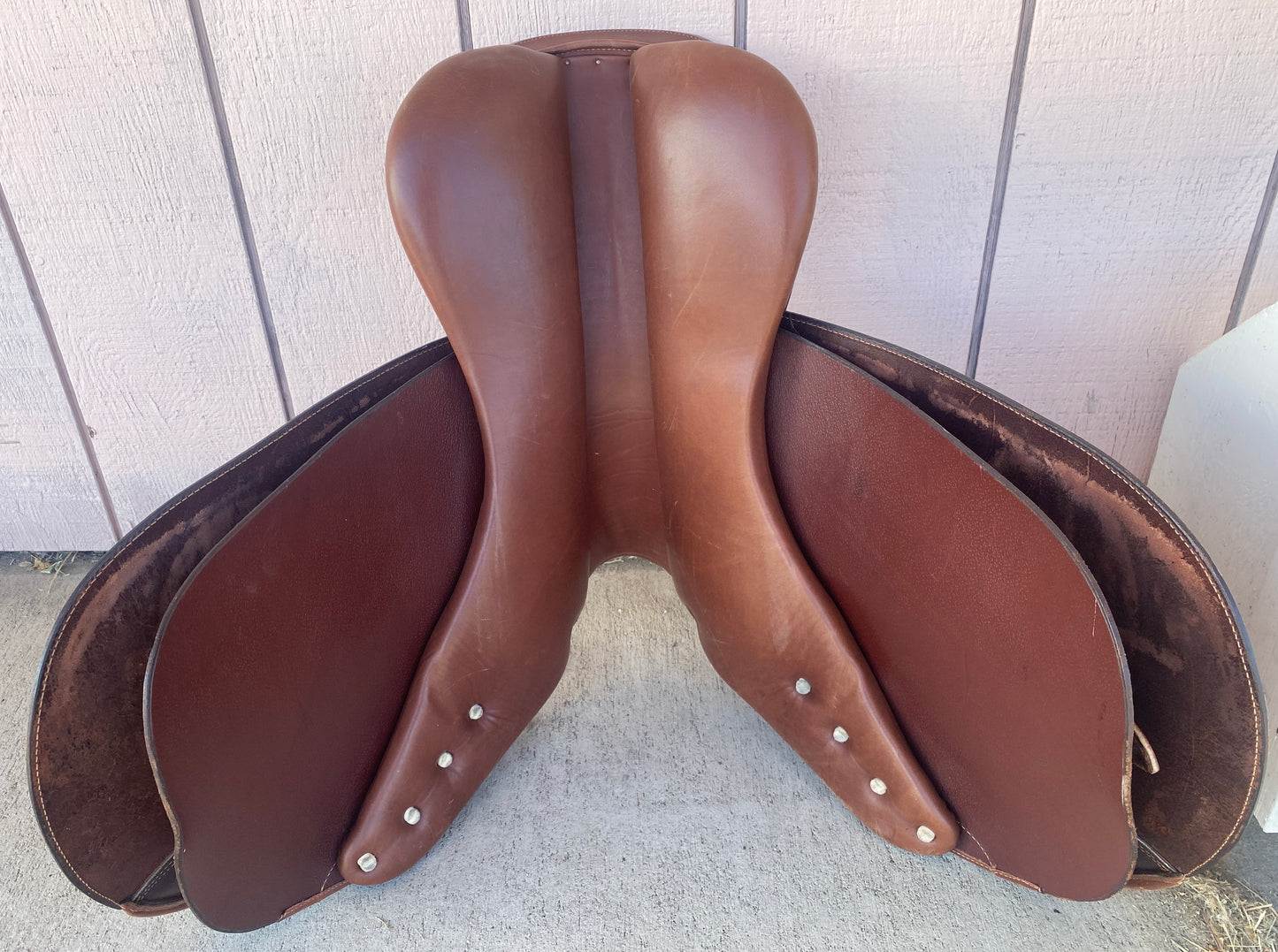 16.5 HDR Close Contact Pro Jump Saddle