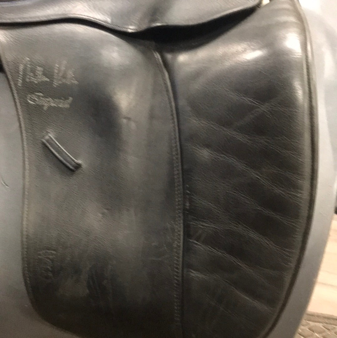 18 CHS Imperial Dressage saddle