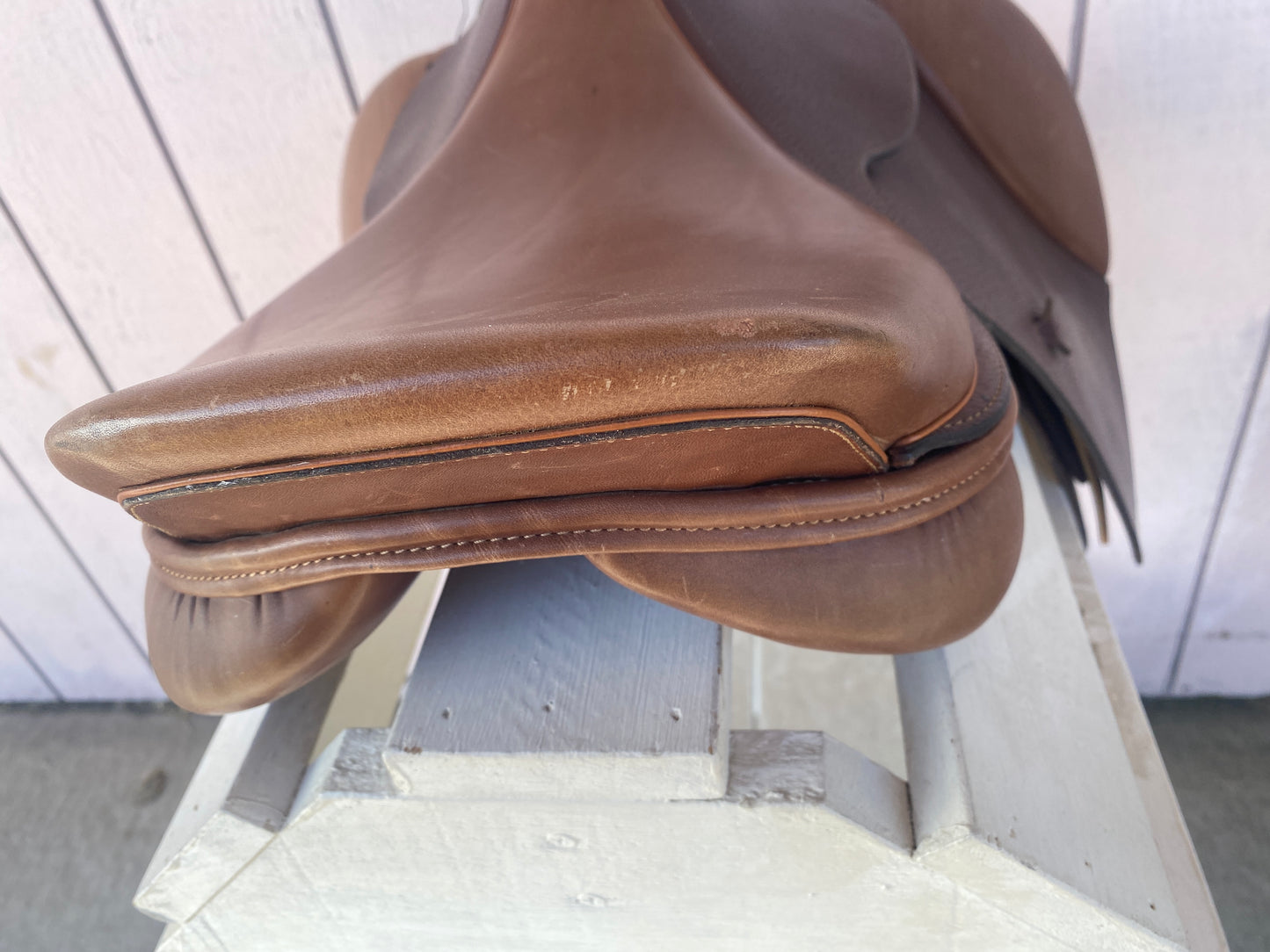 16.5 HDR Close Contact Pro Jump Saddle