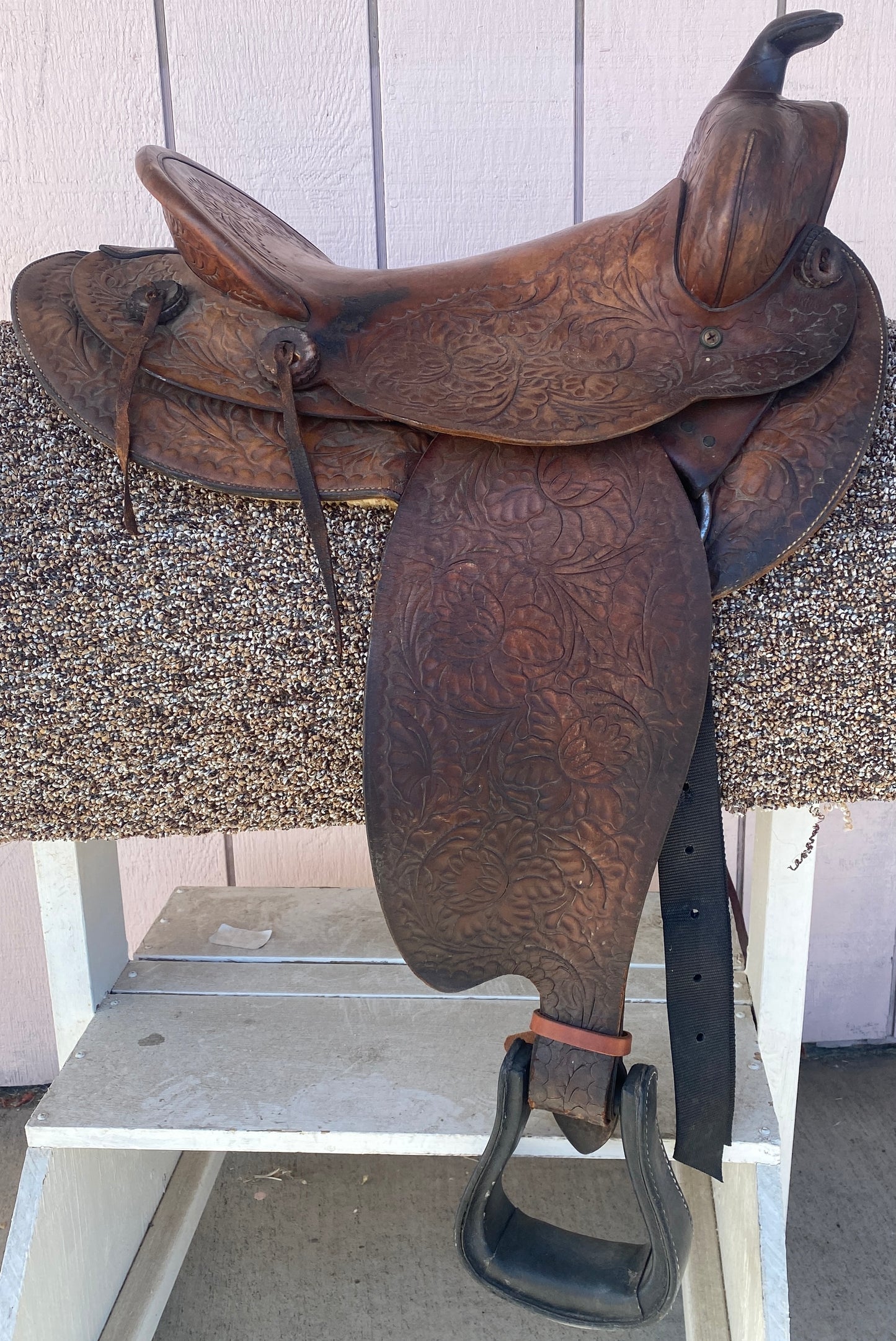 15.5” Brown Western Saddle