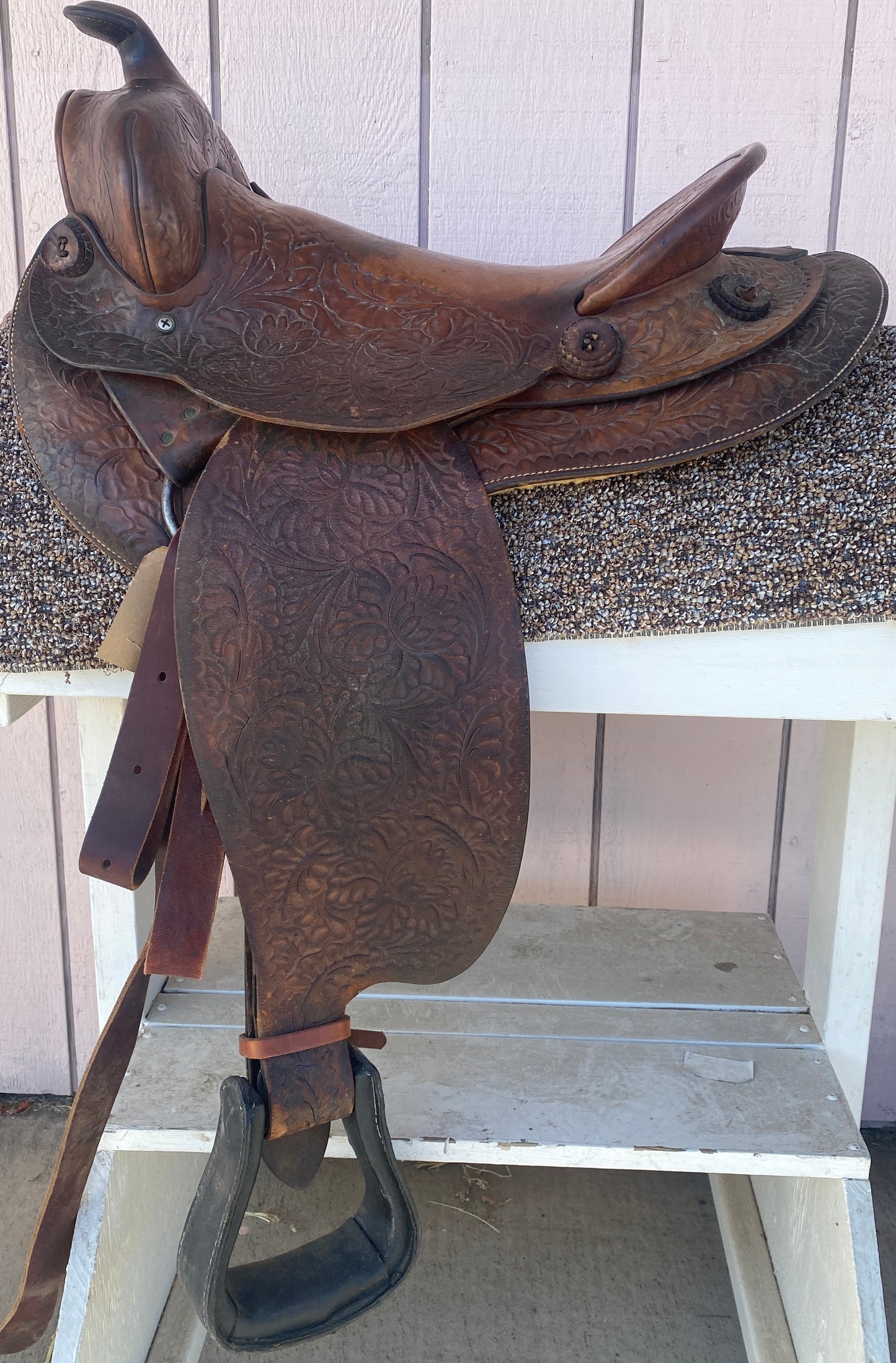 15.5” Brown Western Saddle