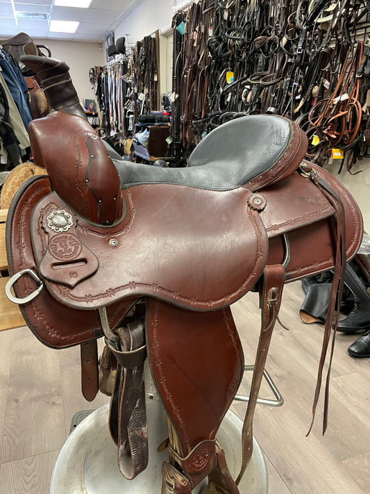 16 Circle L Roping saddle