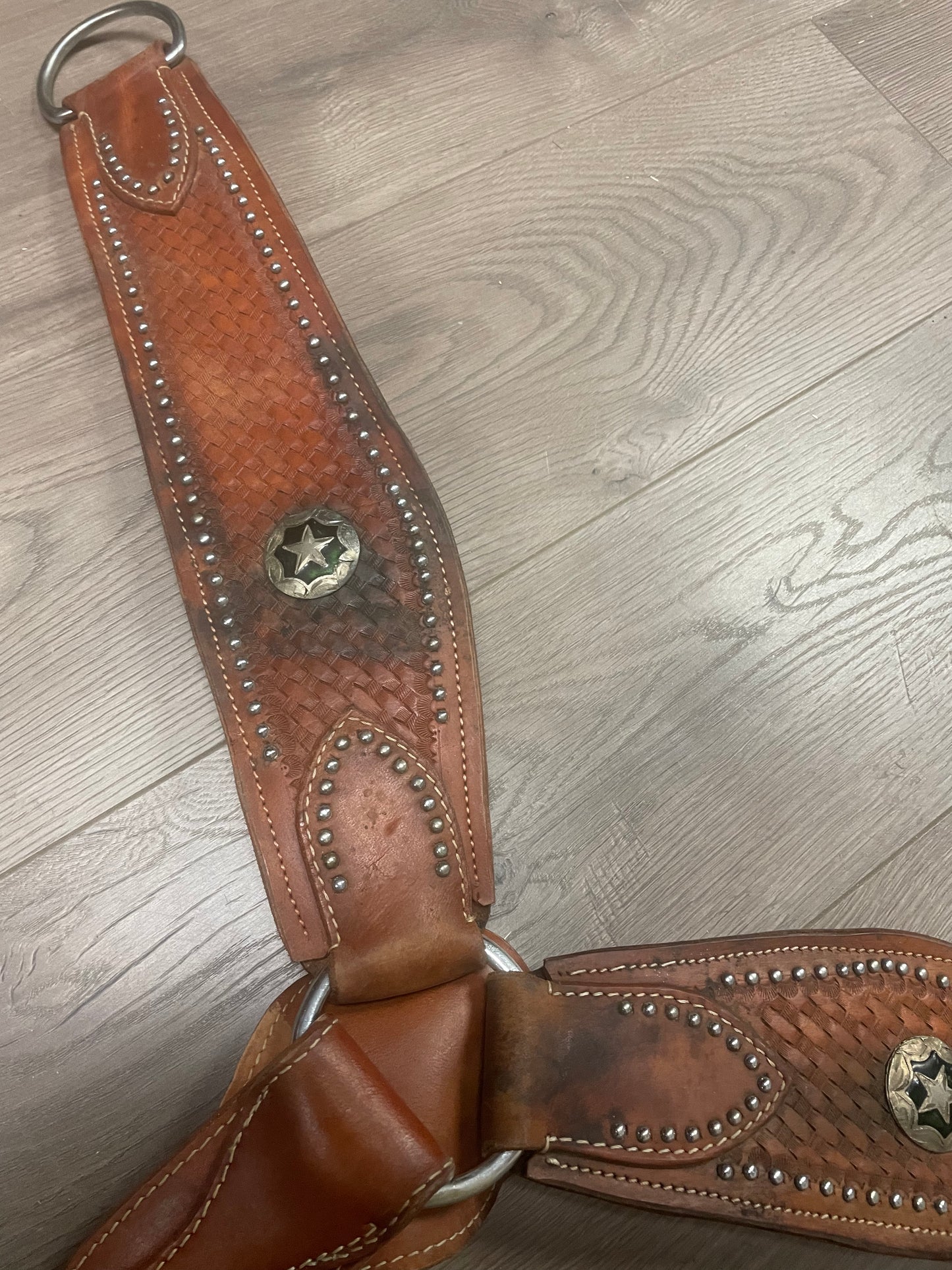 TAN BASKETWEAVE BREASTCOLLAR WITH STAR CONCHOS