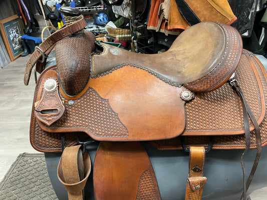 16.5 Double j High tech Roping saddle