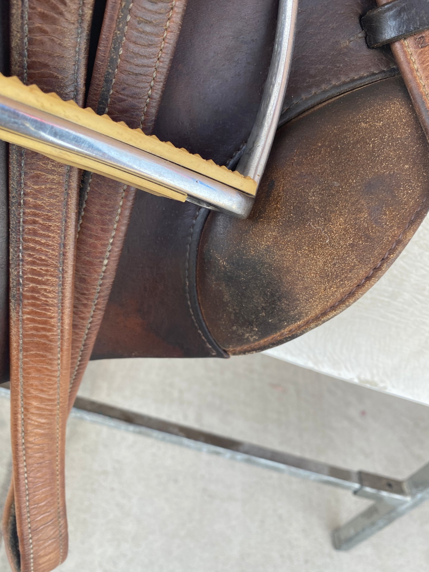 17” Crump Prima Suisse Jump Saddle