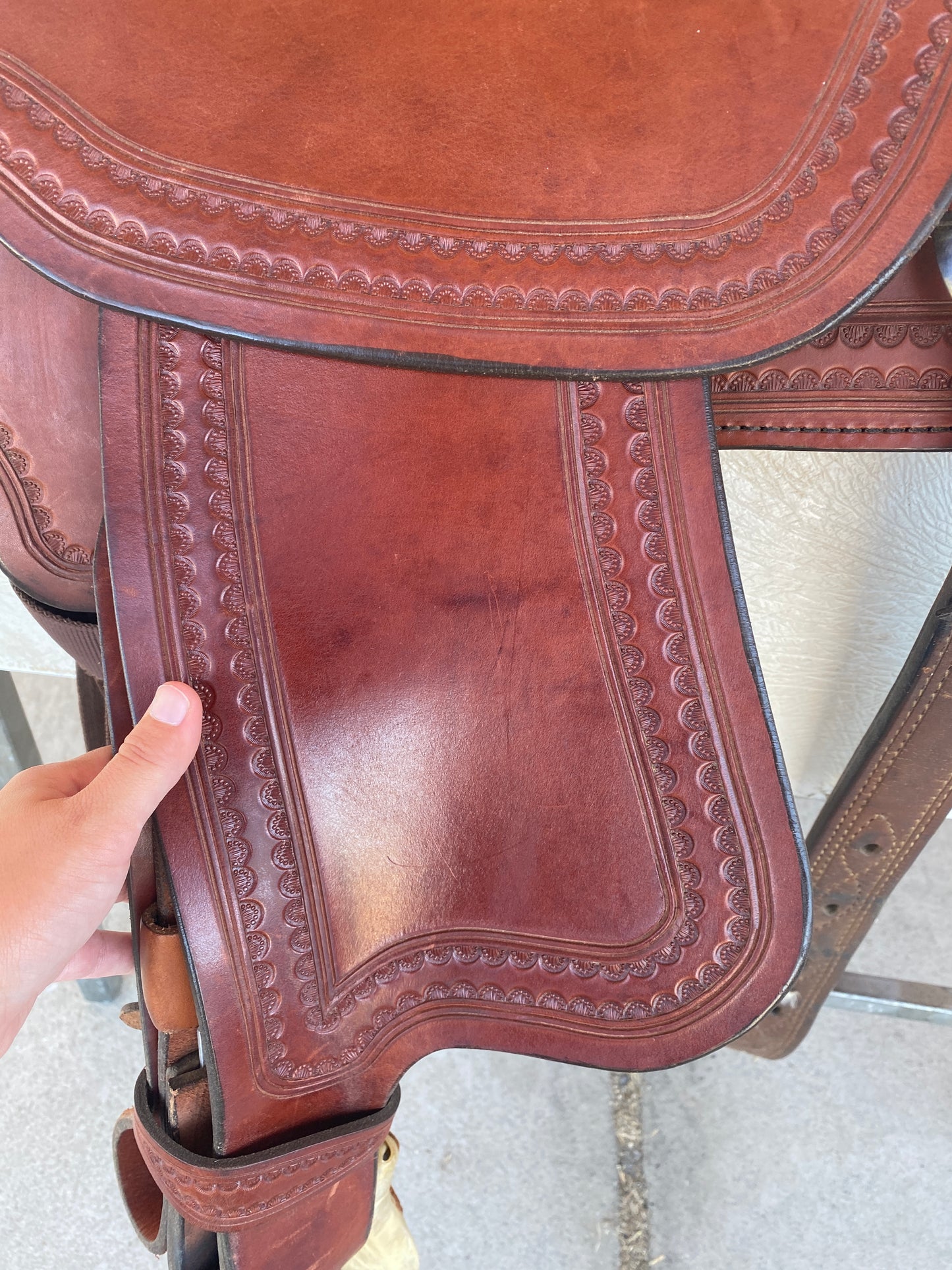 15.5” Crates Round Skirt Trail Saddle