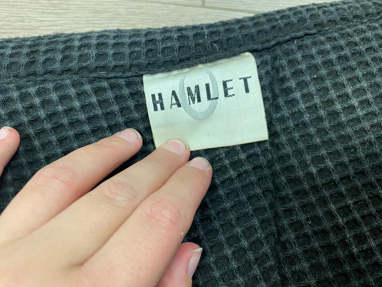 Hamlet Black Square Pad