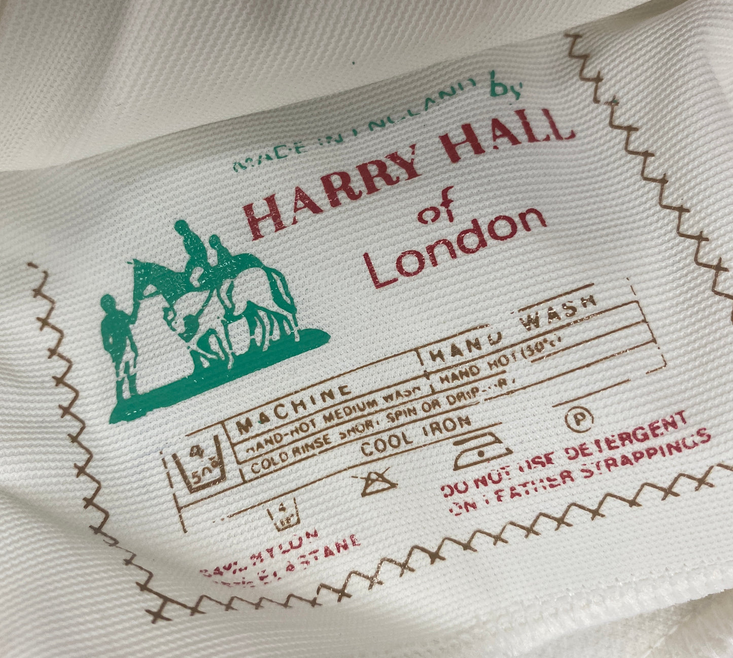 26R Harry Hall of London White Knee Patch Breeches