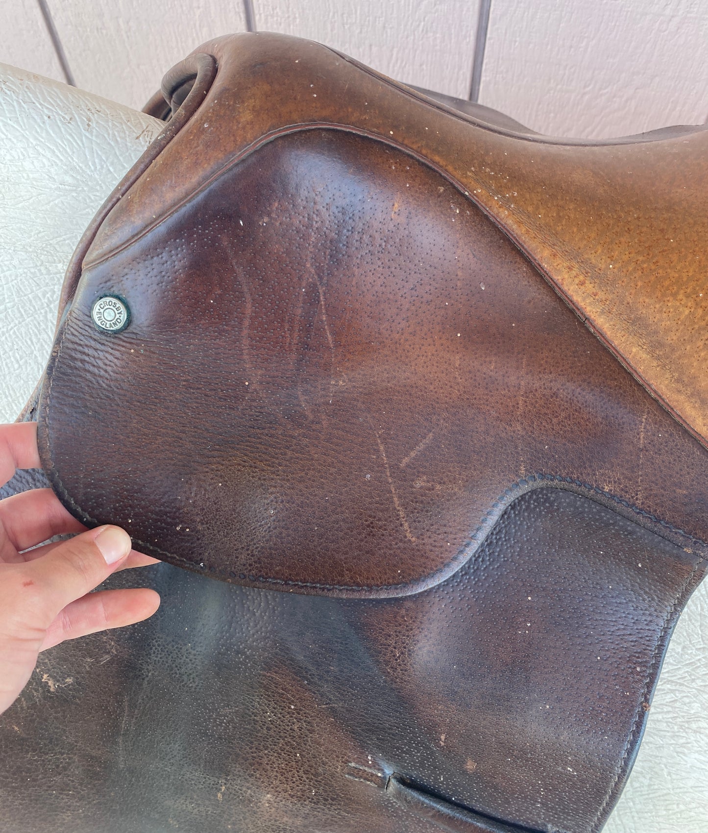 17” Crosby Close Contact Saddle