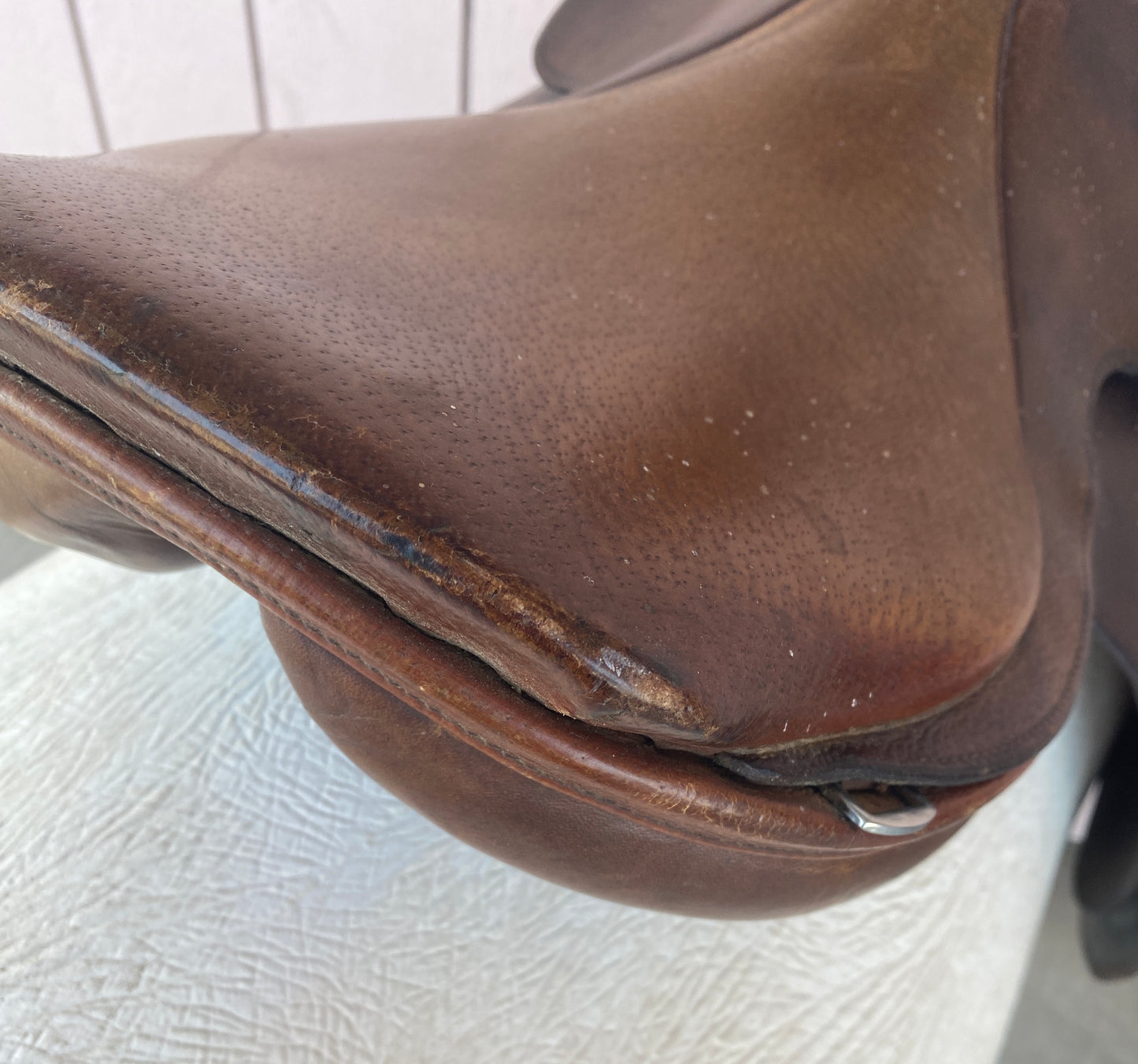 17” Crosby Close Contact Saddle